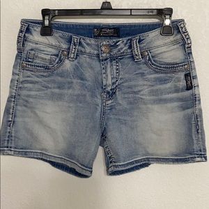 Silver Jeans Tuesday Mid-short Size 29